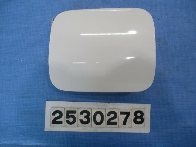 【中古】中古部品 MR2 SW20 フューエルリッド 【3310040100-000253027813900】