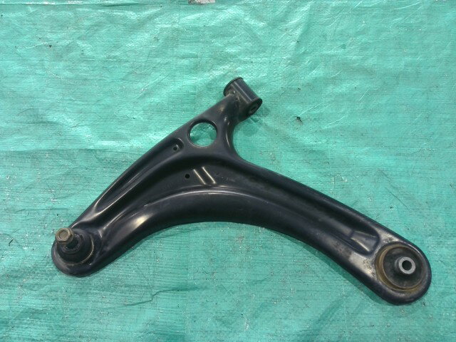 【中古】中古部品 ミニキャブ DS17V 左フロントロアアーム 【3310090100-202510048651740】