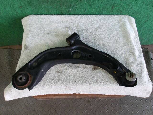 【中古】中古部品 N−BOX JF3 右フロントロアアーム 【3310420000-000002390951720】