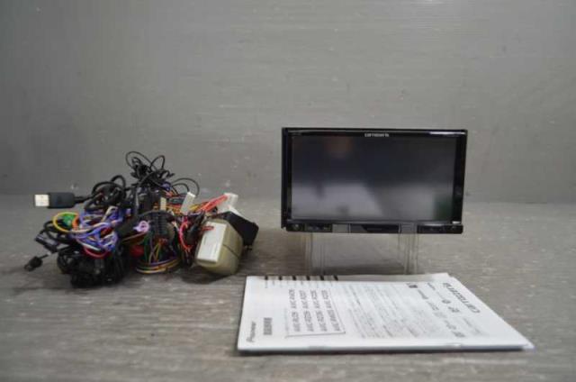 【中古】中古部品 ルノー ルーテシア RH5F カーナビゲーション 【3310580000-251128000161310】