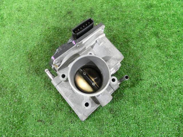 【中古】中古部品 ボンゴ SKP2V スロットルボディ 【3260250000-000025168620300】
