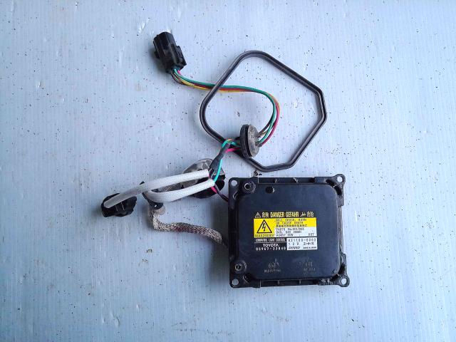 【中古】中古部品 ヴィッツ NCP95 ライトコントロールユニット 【3100430000-251205000110810】