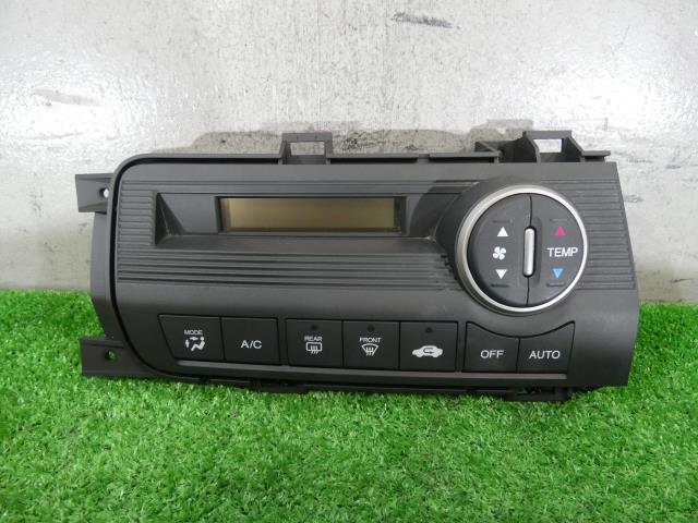 【中古】中古部品 フリード GB3 A/Cスイッチパネル 【3260250000-000025172160900】