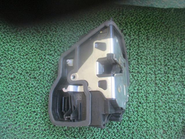 【中古】中古部品 BMW ミニ XD20F 右フロントドアロックソレノイド 【3500080000-250802000164550】