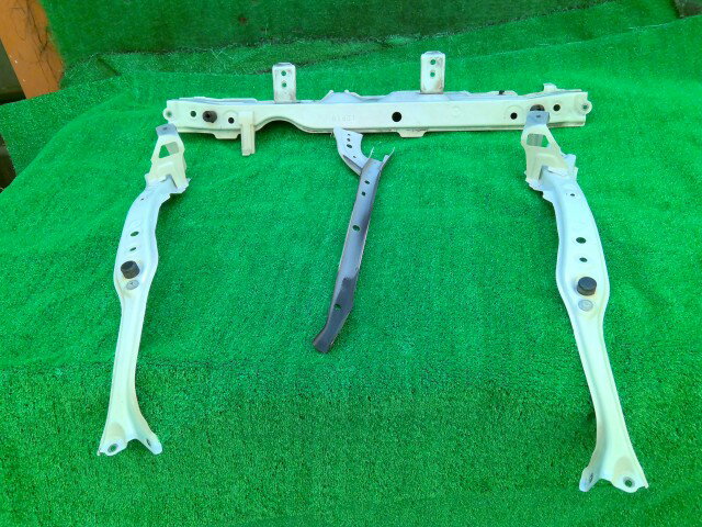 【中古】中古部品 スペイド NCP141 ラジエータコアサポート 【3260240000-251208000117180】