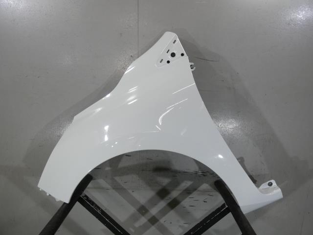 【中古】中古部品 ルノー ルーテシア RM5M 左フロントフェンダー 【3260250000-000025171410700】