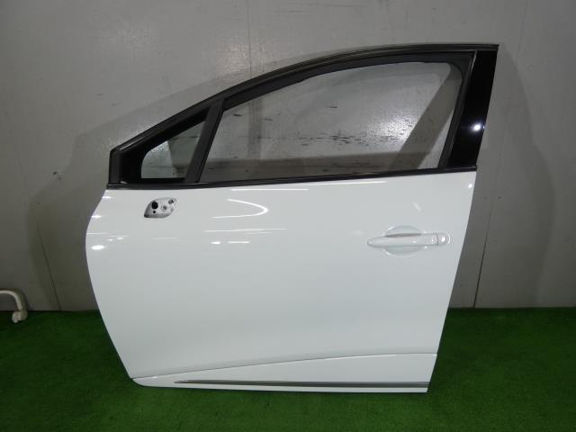 【中古】中古部品 ルノー ルーテシア RM5M 左フロントドア 【3260250000-000025171413200】