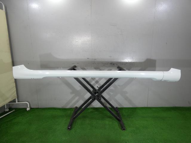 【中古】中古部品 ルノー ルーテシア RM5M 右サイドステップ 【3260250000-000025171413700】