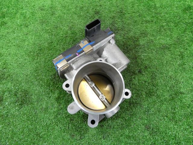 【中古】中古部品 ルノー ルーテシア RM5M スロットルボディ 【3260250000-000025171420300】