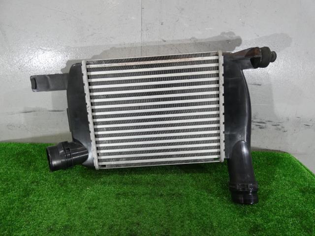 【中古】中古部品 ルノー ルーテシア RM5M インタークーラー 【3260250000-000025171420500】