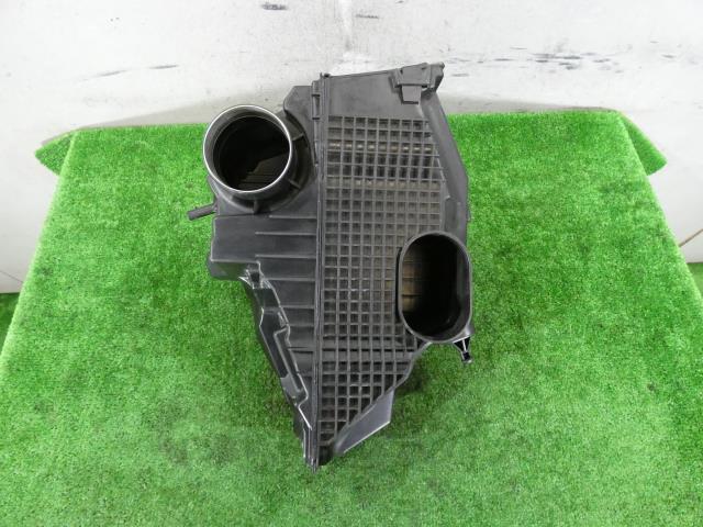 【中古】中古部品 ルノー ルーテシア RM5M エアクリーナー 【3260250000-000025171429050】