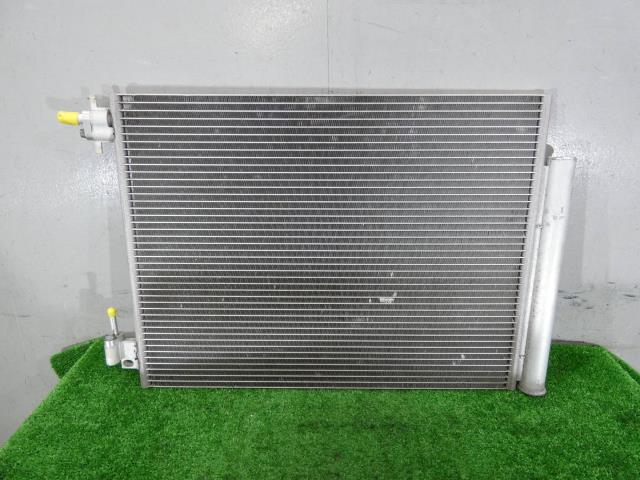 【中古】中古部品 ルノー ルーテシア RM5M コンデンサー 【3260250000-000025171460600】