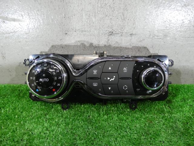 【中古】中古部品 ルノー ルーテシア RM5M A/Cスイッチパネル 【3260250000-000025171460900】
