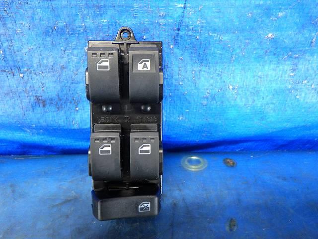 【中古】中古部品 ムーヴ LA150S パワーウインドウスイッチ 【3310200100-001586384961900】