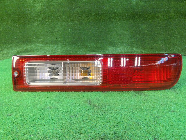 【中古】中古部品 NV100クリッパー U71V 右テールランプ 【3260070000-251031000115500】