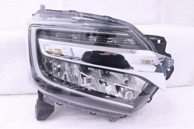 【中古】中古部品 N−BOX JF3 右ヘッドランプ 【3260520000-251212502510800】