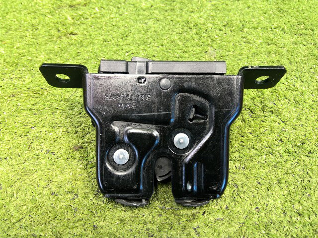 【中古】中古部品 BMW 1シリーズ 1A16 トランク・バックドアロックソレノイド 【3330200100-252081000064590】
