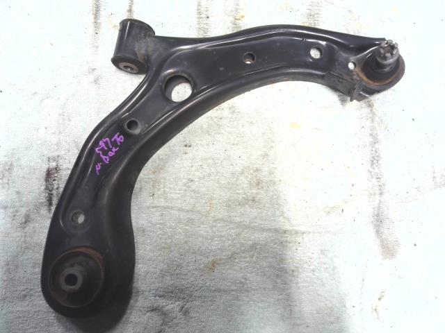 【中古】中古部品 N−BOX JF1 右フロントロアアーム 【3310200100-000015759751720】
