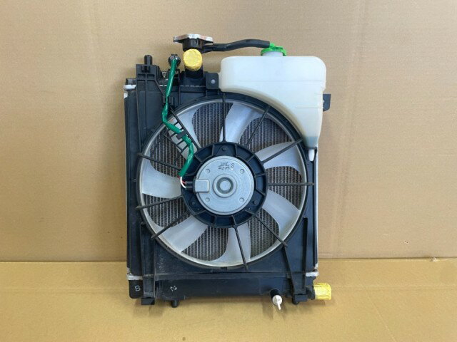 【中古】中古部品 スペーシア MK42S ラジエータ 【3330650100-000253016120400】