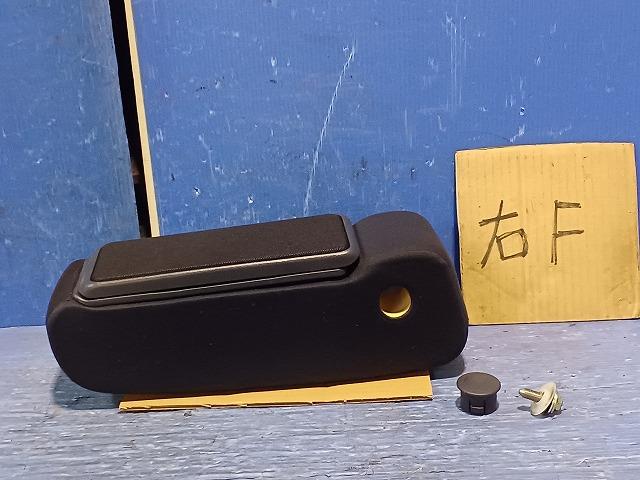 【中古】中古部品 ムーヴ LA100S アームレスト 【3310050100-000213020070460】