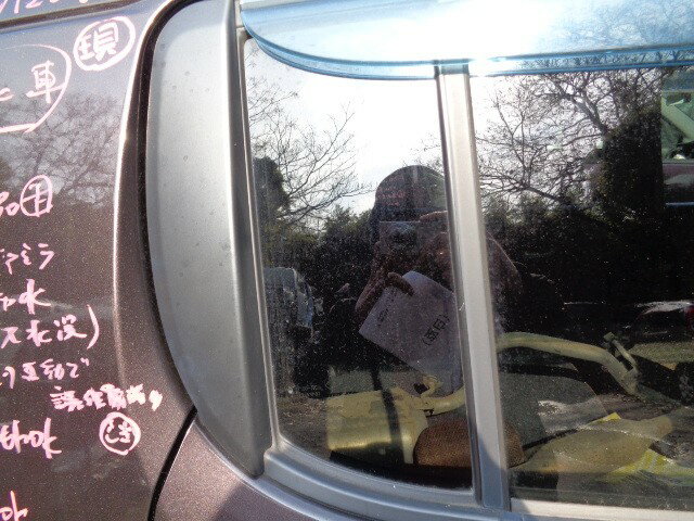 【中古】中古部品 モコ MG33S 右リアドアガラス 【3340030100-146227000013331】