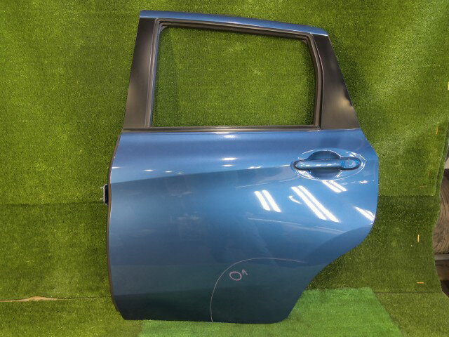【中古】中古部品 ノート E12 左リアドア 【3260070000-260106000313400】