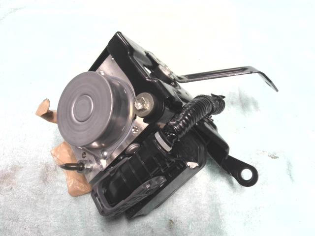 【中古】中古部品 ハイゼット S321V ABSアクチュエーター 【3310200100-000015424342500】 2