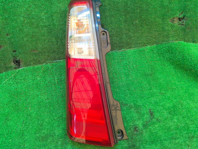 【中古】中古部品 ワゴンR MH34S 左テールランプ 【3260240000-260115000115600】