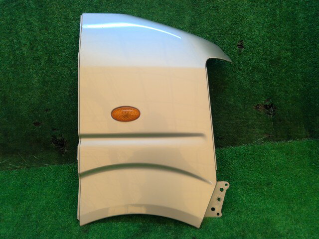 【中古】中古部品 エブリィ DA64W 右フロントフェンダー 【3260240000-260116000210600】