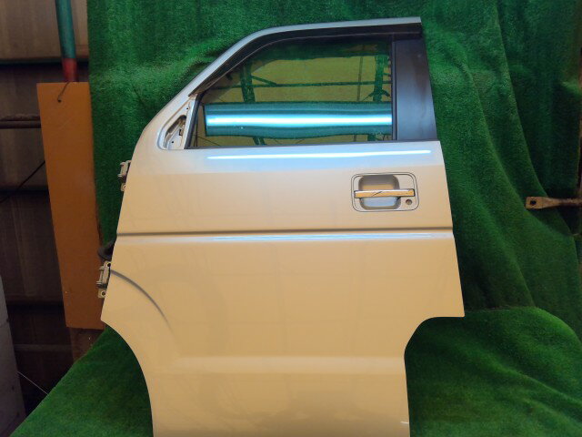 【中古】中古部品 エブリィ DA64W 左フロントドア 【3260240000-260116000213200】