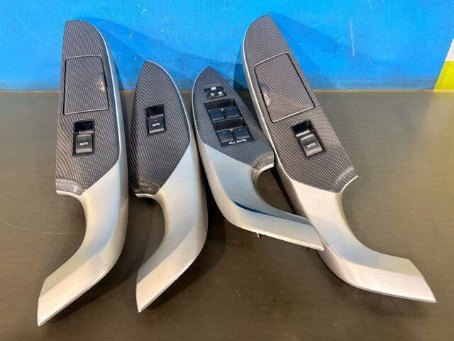【中古】中古部品 クラウン GWS204 パワーウインドウスイッチ 【3330530100-000005502561900】
