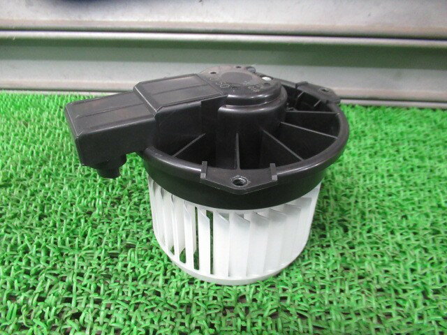 【中古】中古部品 N−ONE JG1 ヒーターブロアモーター 【3330540100-250909000267900】