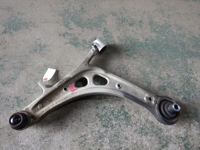 【中古】中古部品 レヴォーグ VM4 左フロントロアアーム 【3330810100-260126000451740】