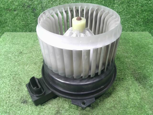 【中古】中古部品 ライフ JC1 ヒーターブロアモーター 【3330900100-0000251881679...
