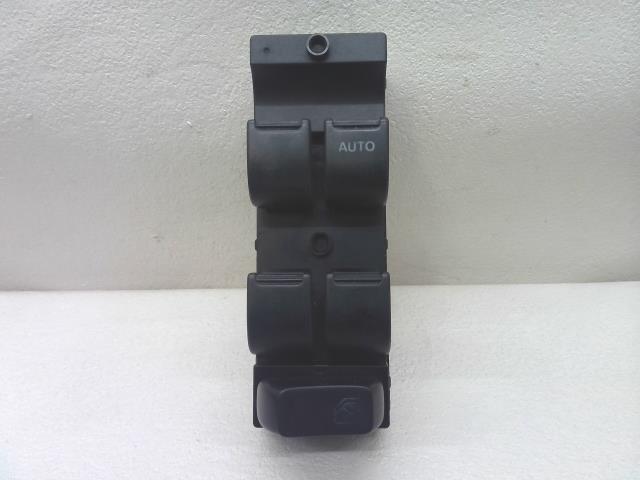 【中古】中古部品 エブリィ DA64W パワーウインドウスイッチ 【3310550000-260120003061900】
