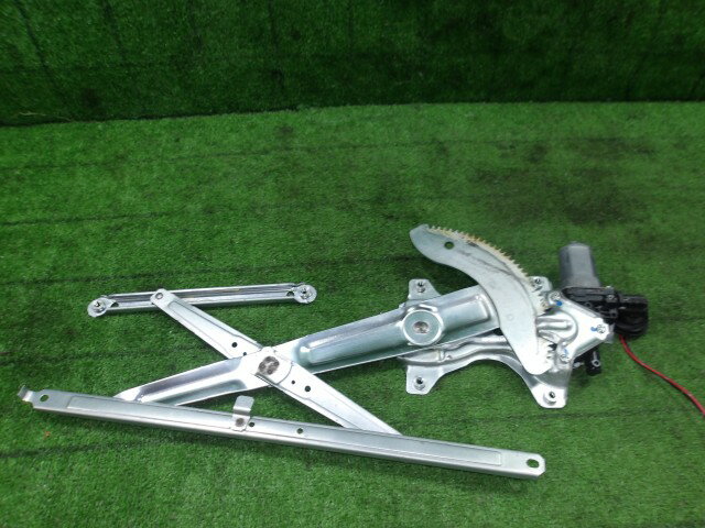 【中古】中古部品 ラッシュ J210E 右リアドアレギュレータ・モーター 【3330420100-251021000113320】