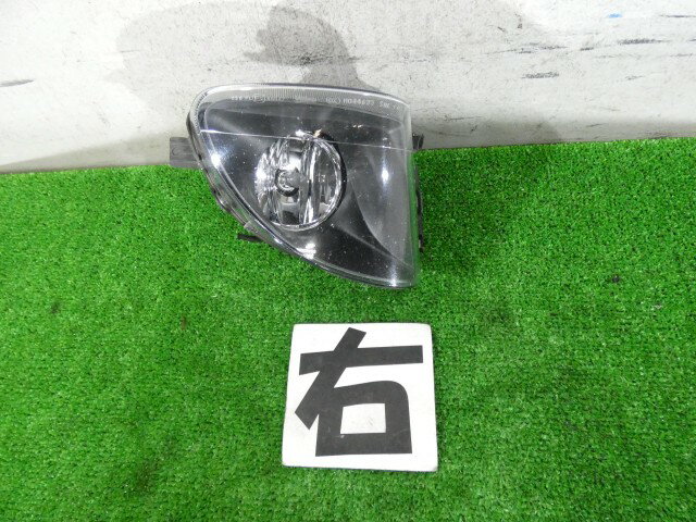 【中古】中古部品 BMW 5シリーズ MT25 右フォグランプ 【3260250000-000025197510850】