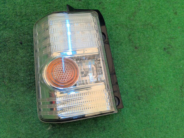 【中古】中古部品 ムーヴコンテ L575S 左テールランプ 【3260240000-260130000115600】