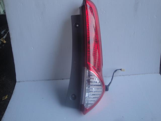 【中古】中古部品 パッソセッテ M502E 右テールランプ 【3100430000-260203000115500】