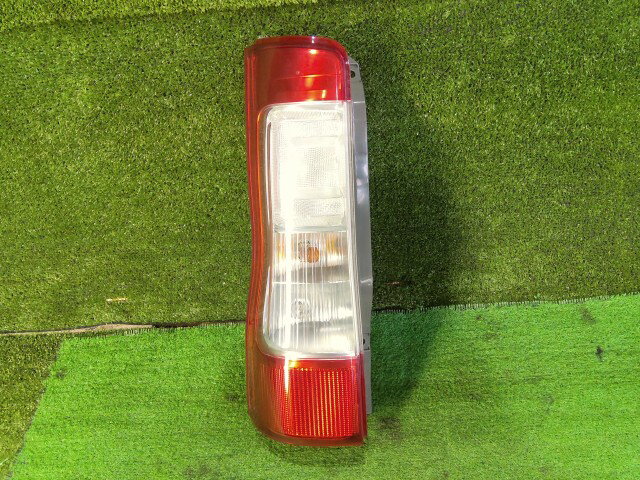 乐天商城 - 【中古】中古部品 タウンエース S403M 左テールランプ 【3260070000-260205000115600】