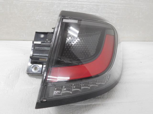 Rakuten - 【中古】中古部品 ZR−V RZ3 右テールランプ 【3380050000-000037991915500】