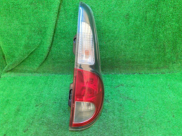 【中古】中古部品 モコ MG33S 右テールランプ 【3260240000-260217000215500】