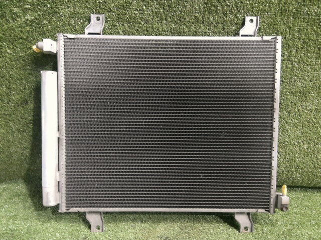 【中古】中古部品 NV100クリッパー DR17V コンデンサー 【3260300000-260228000260600】
