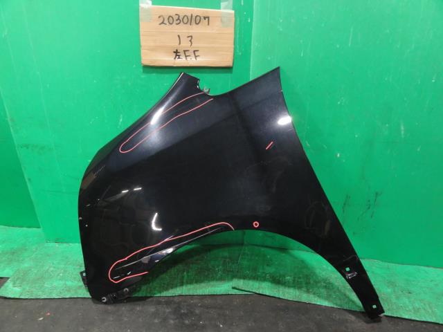 【中古】中古部品 ノア ZRR70W 左フロントフェンダー 【3310220100-001588549610700】