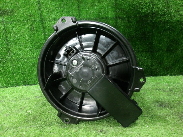 【中古】中古部品 ピクシスエポック LA310A ヒーターブロアモーター 【3330420100-...