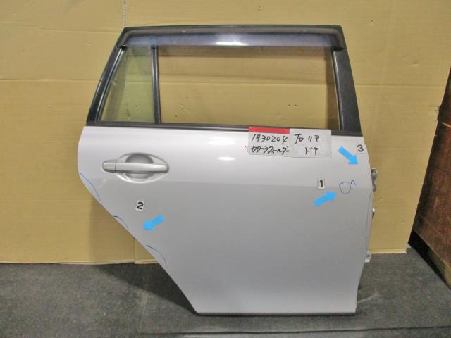 【中古】中古部品 カローラフィールダー NZE141G 右リアドア 【3310220100-001513786713300】