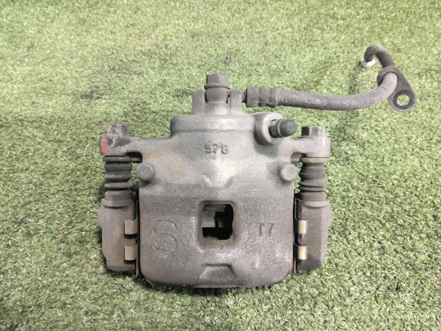 【中古】中古部品 NV100クリッパー DR17V 右フロントキャリパー 【3260300000-260305000444330】