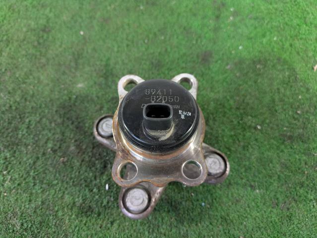 【中古】中古部品 ムーヴコンテ L575S リアハブ 【3310080100-260106000144471】