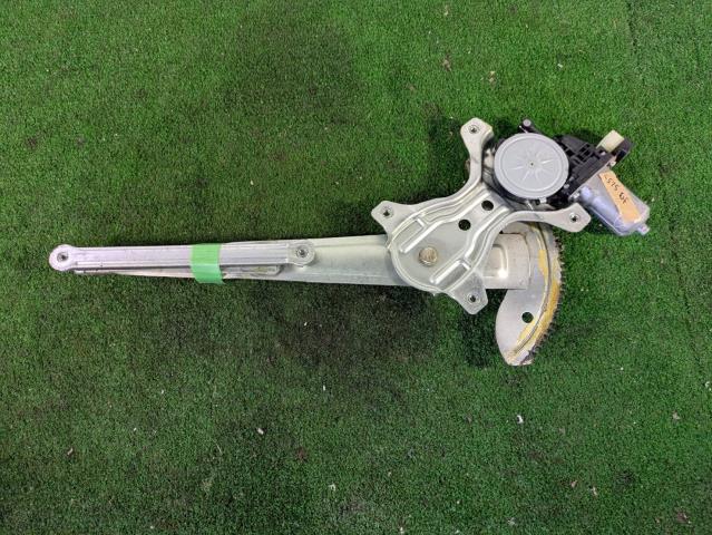 【中古】中古部品 ムーヴコンテ L575S 右フロントドアレギュレータ・モーター 【3310080100-260106000113120】