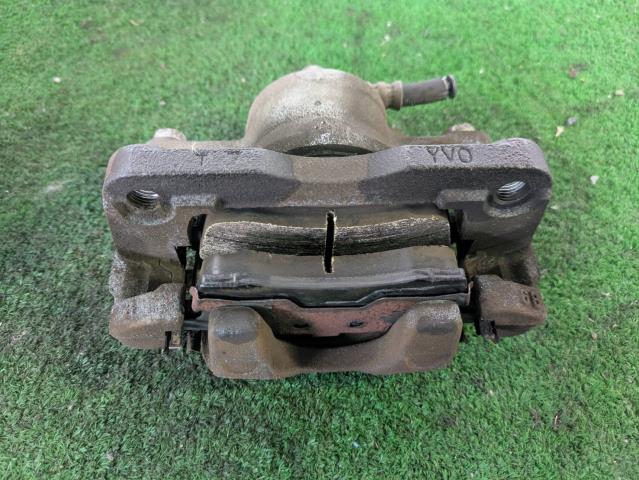 【中古】中古部品 モコ MG33S 右フロントキャリパー 【3310080100-251110000244330】